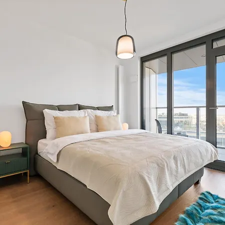 Eurovea Tower 2 Sky View Apartment *