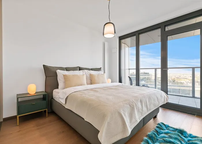 Eurovea Tower 2 Sky View Apartment *